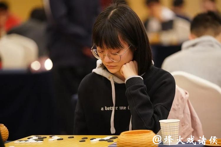 正直播倡棋杯预选 杨宗煜VS唐嘉雯 陈土力VS吴依铭 正直播倡棋杯预选 杨宗煜VS唐嘉雯 陈土力VS吴依铭