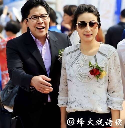 深夜密会三小时!霍启刚为何超欣开车门引婚变猜测 深夜密会三小时!霍启刚为何超欣开车门引婚变猜测