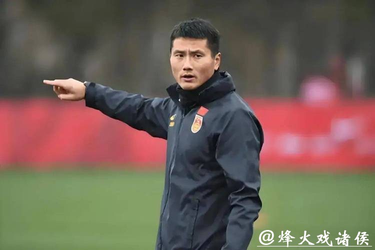 国足新主帅邵佳一亮相 首要任务是找回信心 国足新主帅邵佳一亮相 首要任务是找回信心